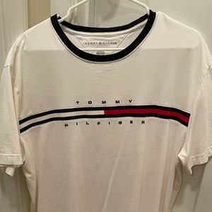 White Tommy Hilfiger t-shirt